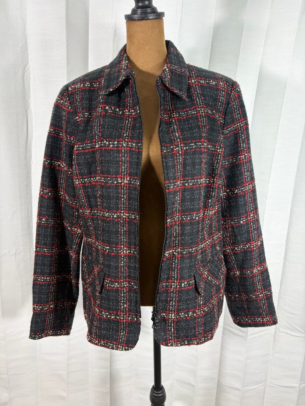 Sag Harbor Plaid Boucle Jacket Size 12 Black Red Cream Two-Way Zip Blazer